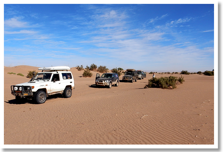 konvooi 4x4 off road Marokko tracks woestijn