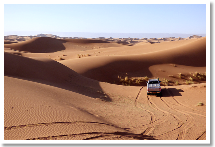 dessert woestijn zandduinen tracks off road reizen Marokko